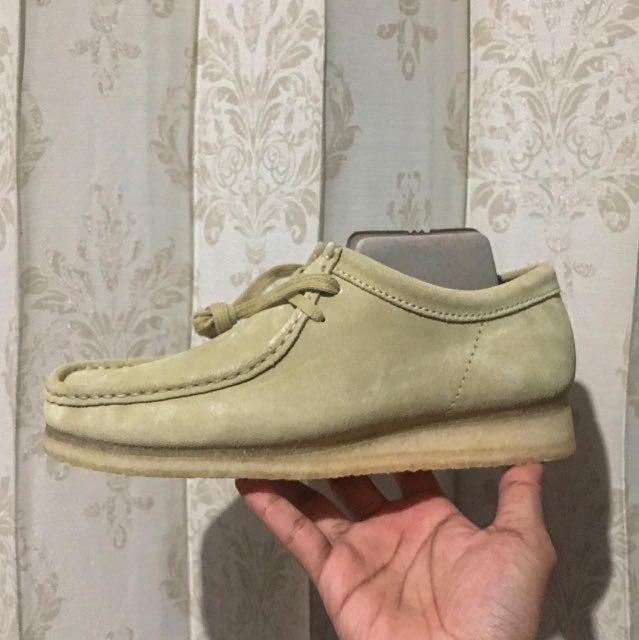 clarks wallabee khaki suede