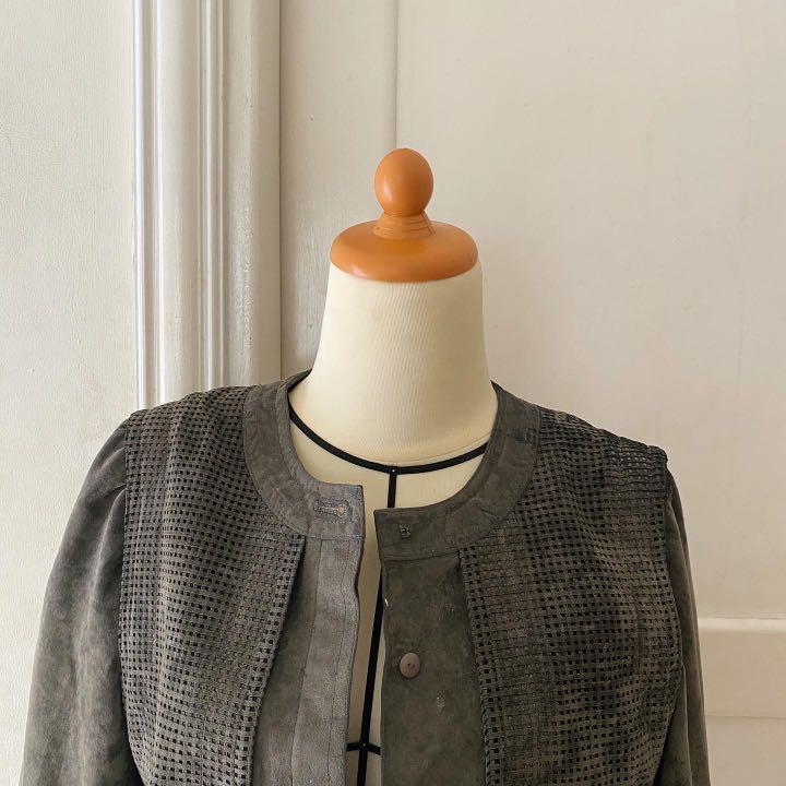 St Vermeer Suede Jacket, Fesyen Wanita, Pakaian Wanita, Atasan di Carousell