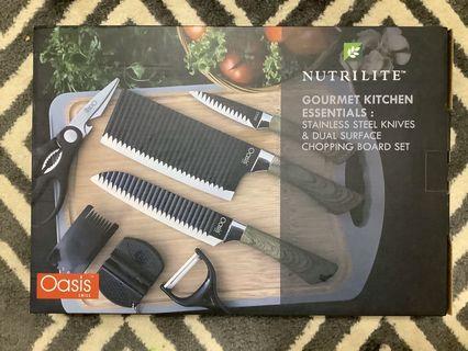 Knife set with chopping board