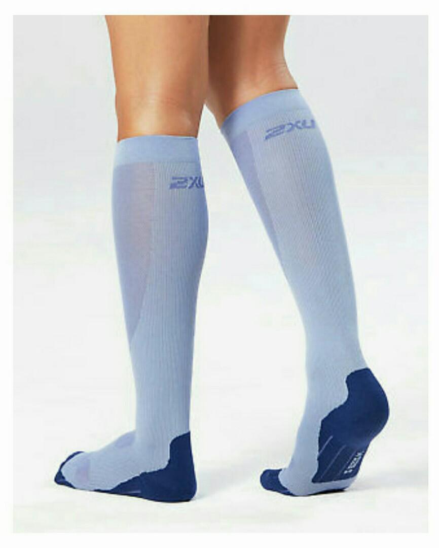 2XU socks for Fashion, Activewear on Carousell