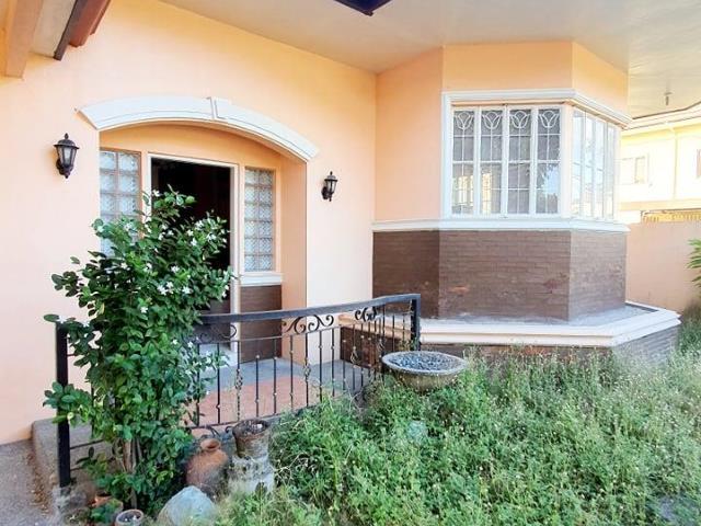 4 Bedroom Bungalow House for RENT in Angeles City Very Near to Marquee