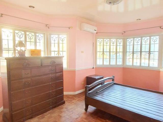 4 Bedroom Bungalow House for RENT in Angeles City Very Near to Marquee