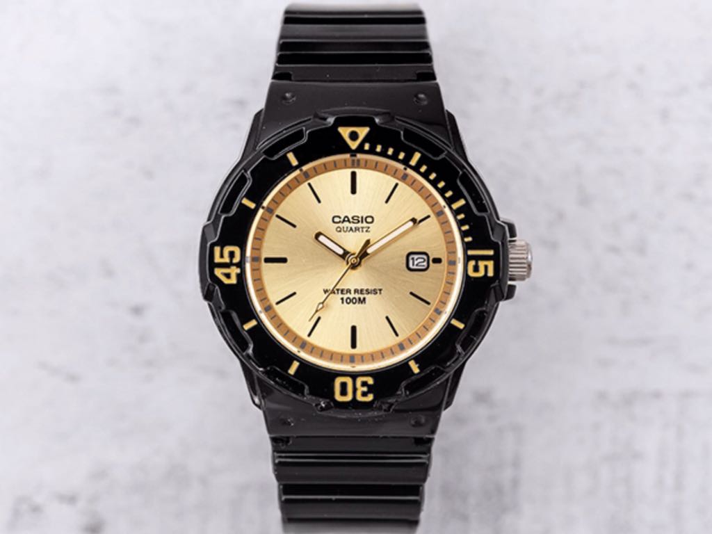 casio quartz water resist 100m