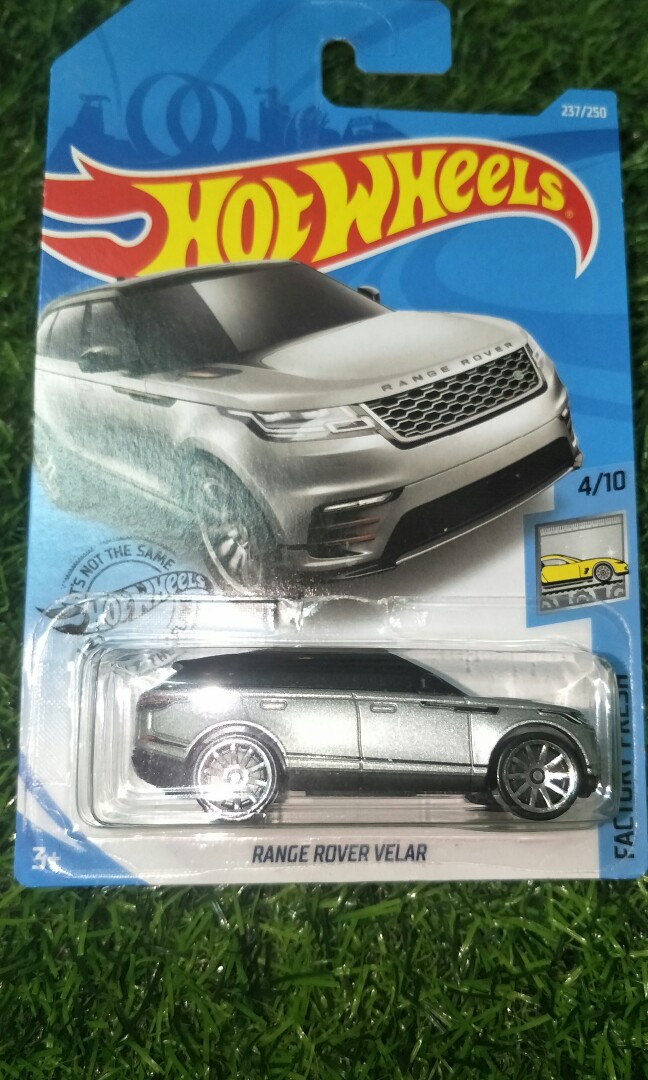 hot wheels range rover velar