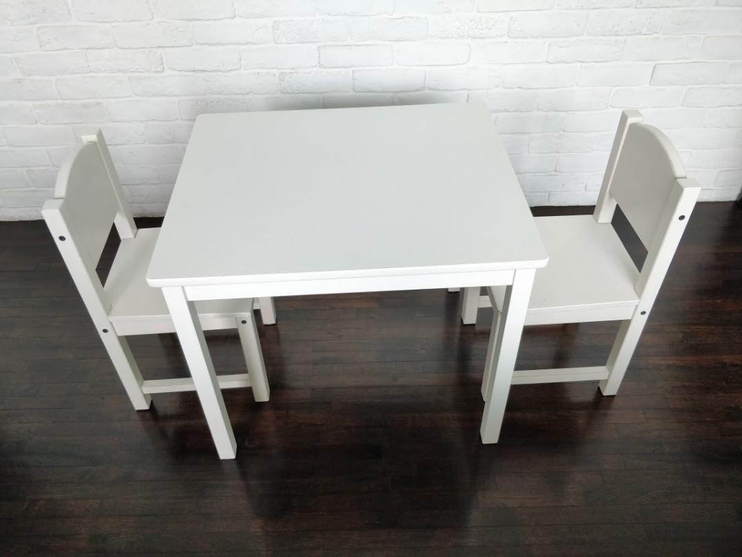 Kritter table and chairs shop