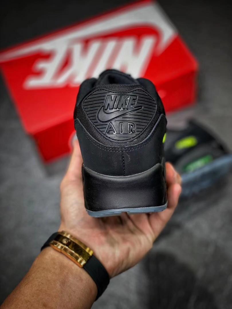 Nike air hotsell max black ops