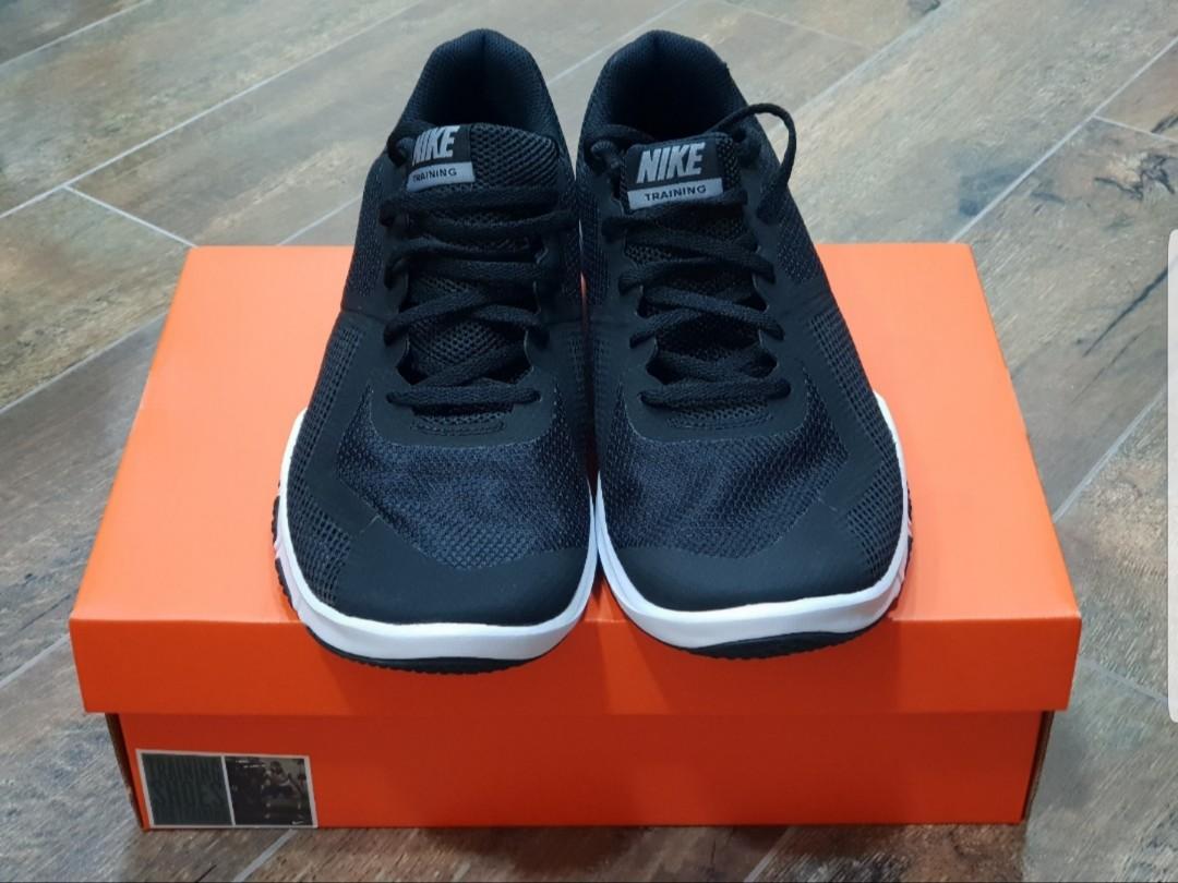 Nike Flex Control 2, Men's Fashion, Footwear, Sneakers on Carousell