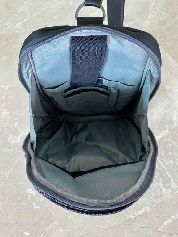 Tumi Ballistic Nylon Sling bag, Men's Fashion, Bags & Wallets, Sling