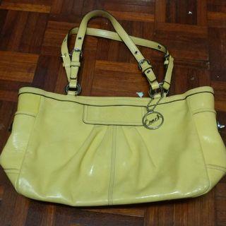 ⚠️REPRICED ⚠️Coach Yellow Patent Leather East West