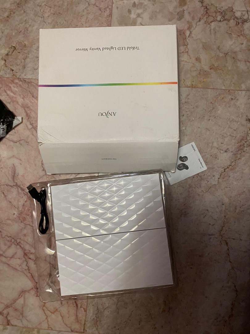 Anjou Tri Fold Led Lighted Vanity Mirror Electronics Others On Carousell