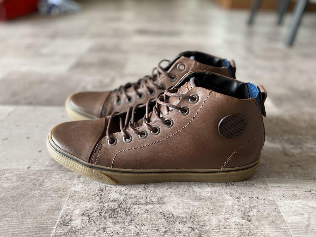 Hush puppies 2025 cut shoes