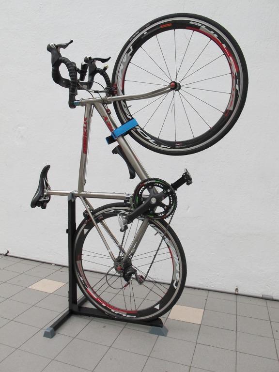 bicycle stand vertical