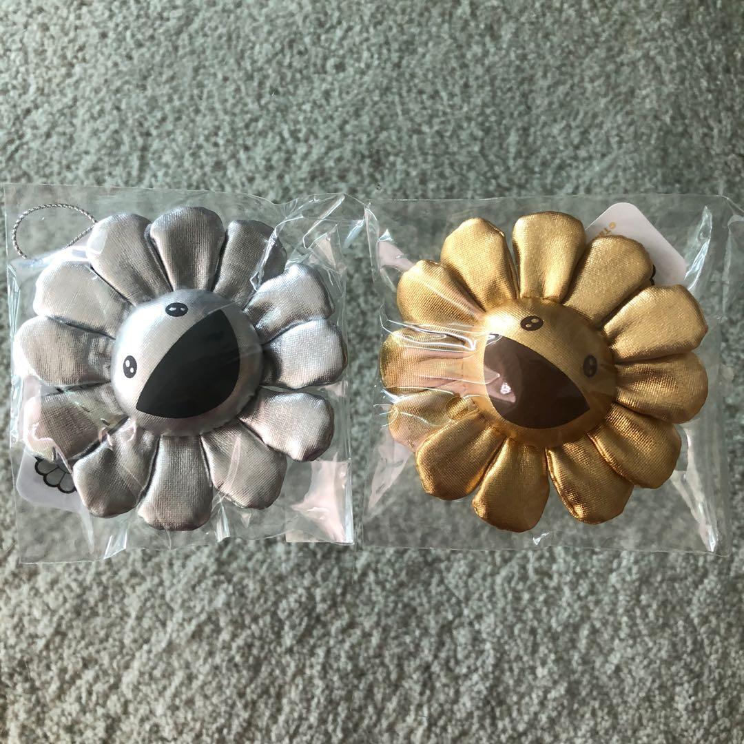 Takashi Murakami Flower Key Chain Set of 2 Gold and Silver :  Clothing, Shoes & Jewelry