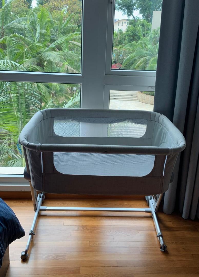 unilove hug me bassinet