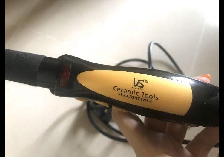 VS Vidal Sassoon Ceramic Tools Straightener
