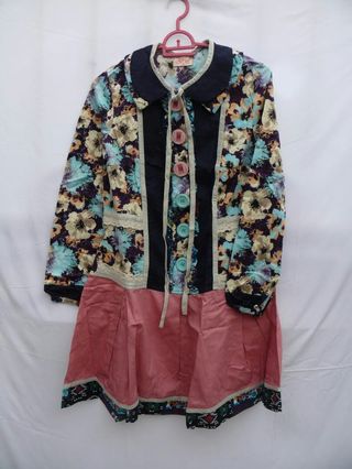 (Kategori: ) berada di . Dikirim oleh missdpreloved (ID iklan 285778356, Gambar 1). Deskripsi: .