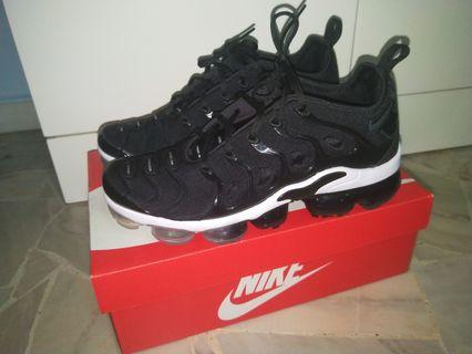 WTS/WTT Nike Vapourmax plus