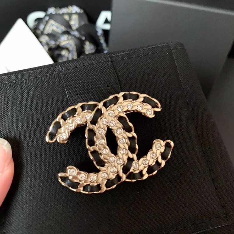 CHANEL brooch with crystal Luxury Accessories on Carousell