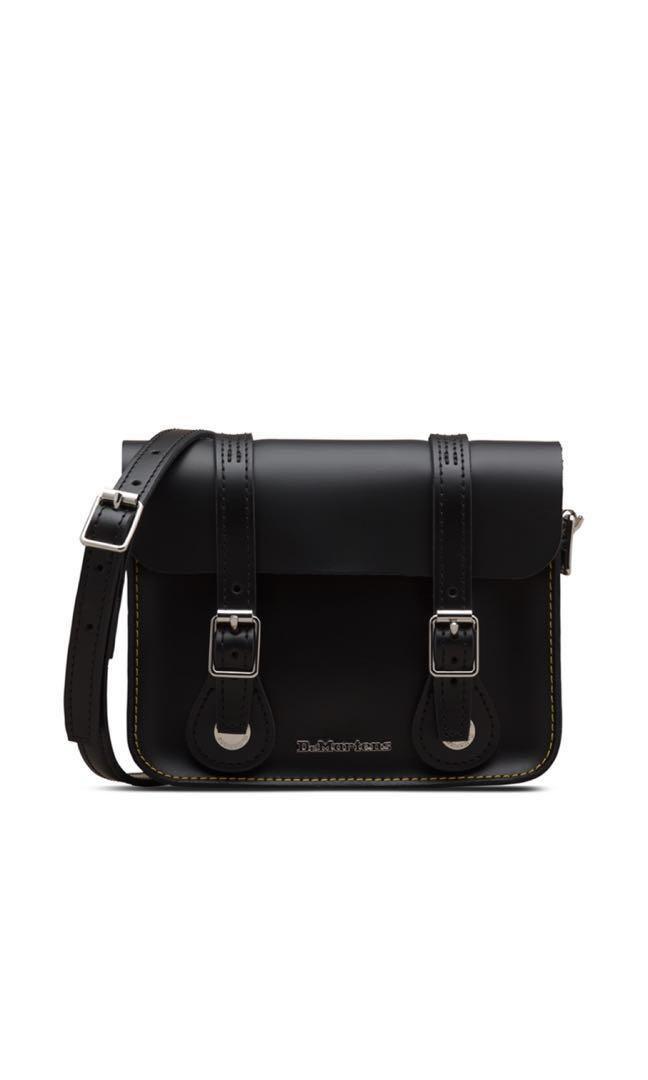 Dr martens 7 outlet inch satchel xl