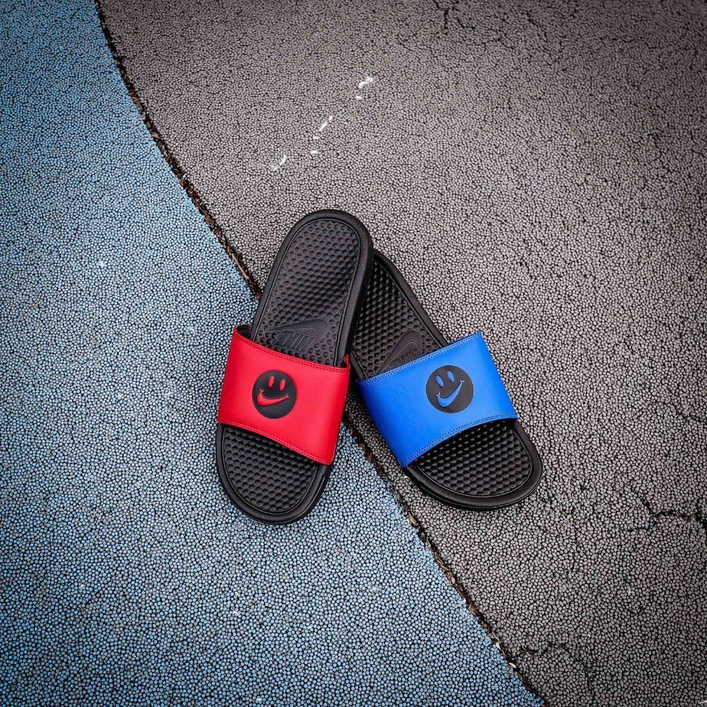 have a nike day flip flops