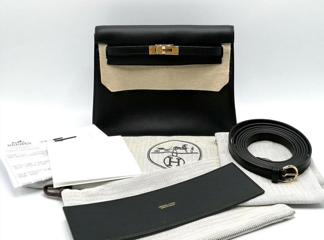 A BLACK SWIFT LEATHER KELLY DANSE WITH GOLD HARDWARE