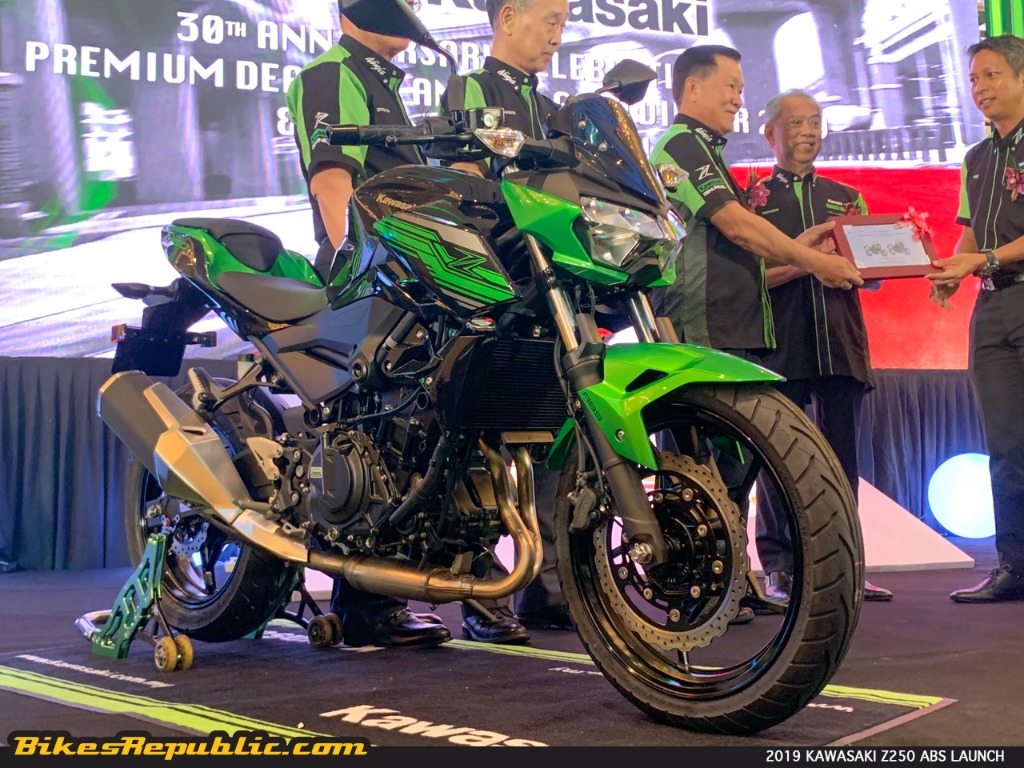 Kawasaki Z250 Z 250 ABS Zero Deposit. Gift A Lot Motorbikes on