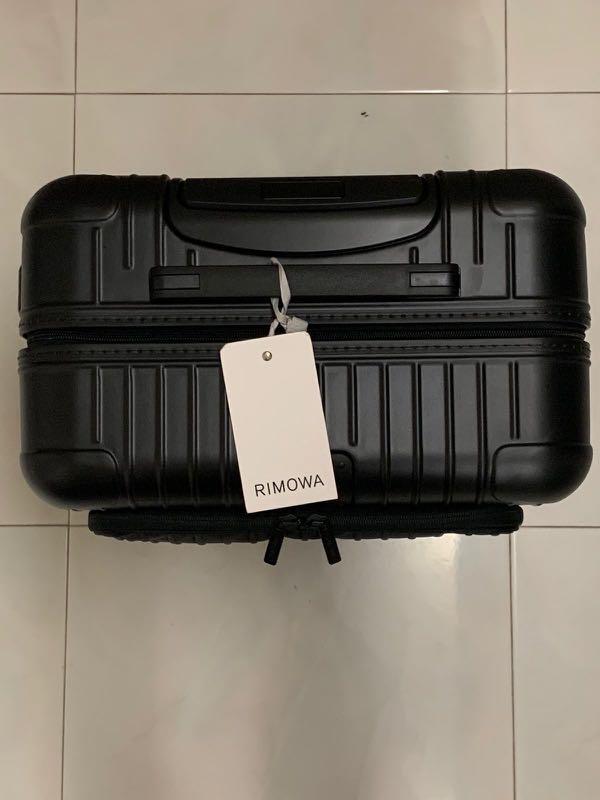 Essential Sleeve Cabin Plus Suitcase, Black