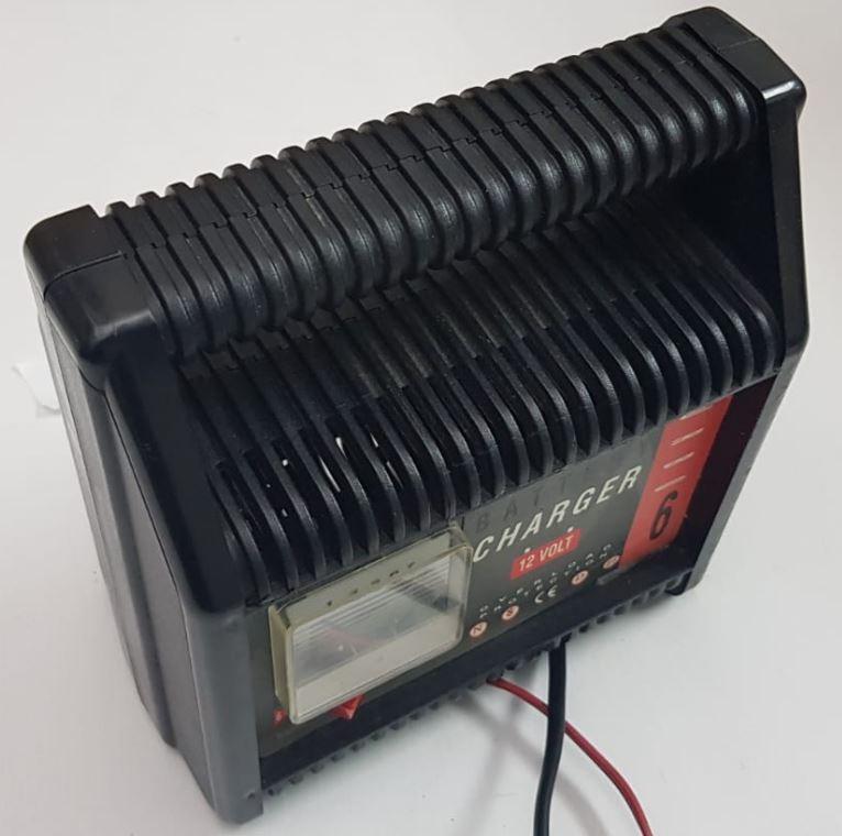 SELMAR 12V 6V DC 4000MA LEAD ACID BATTERY CHARGER. MADE IN GREAT