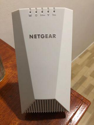 Netgear Nighthawk X4S Tri-Band WiFi Mesh Extender AC2200