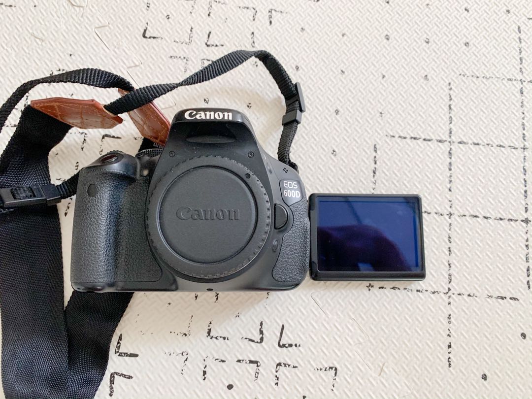 Canon 600D / Rebel T3i + 50mm lens