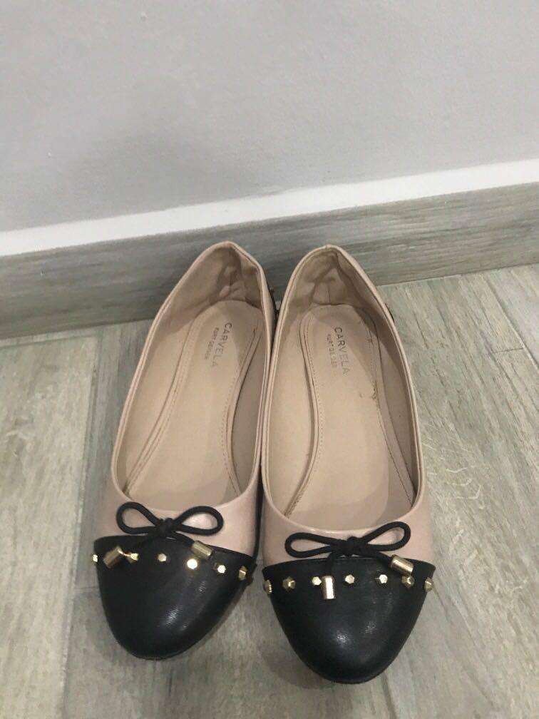 Carvela flats top
