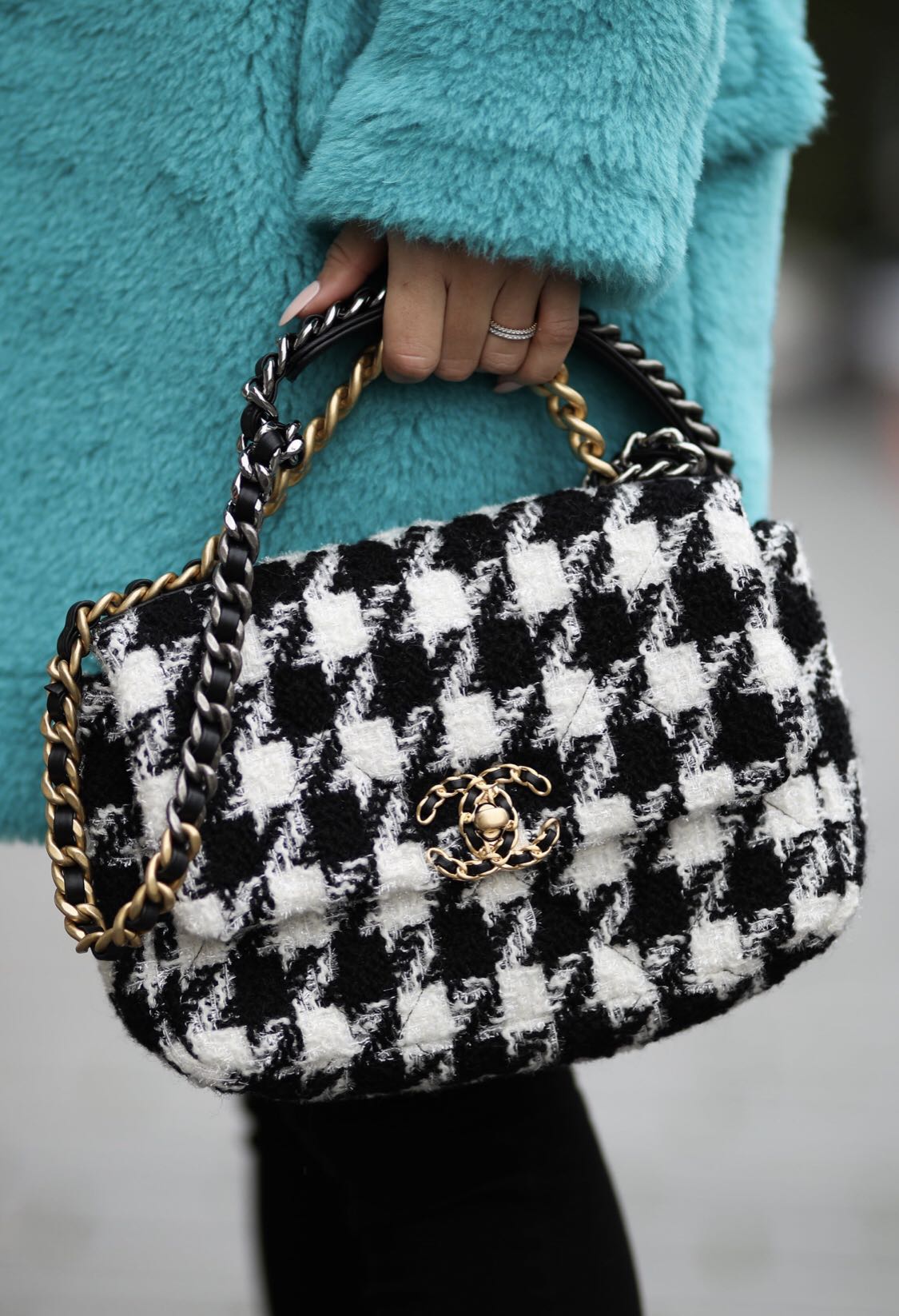 Chanel 19 Large, Black and White Houndstooth Tweed, Preowned in Dustbag  WA001
