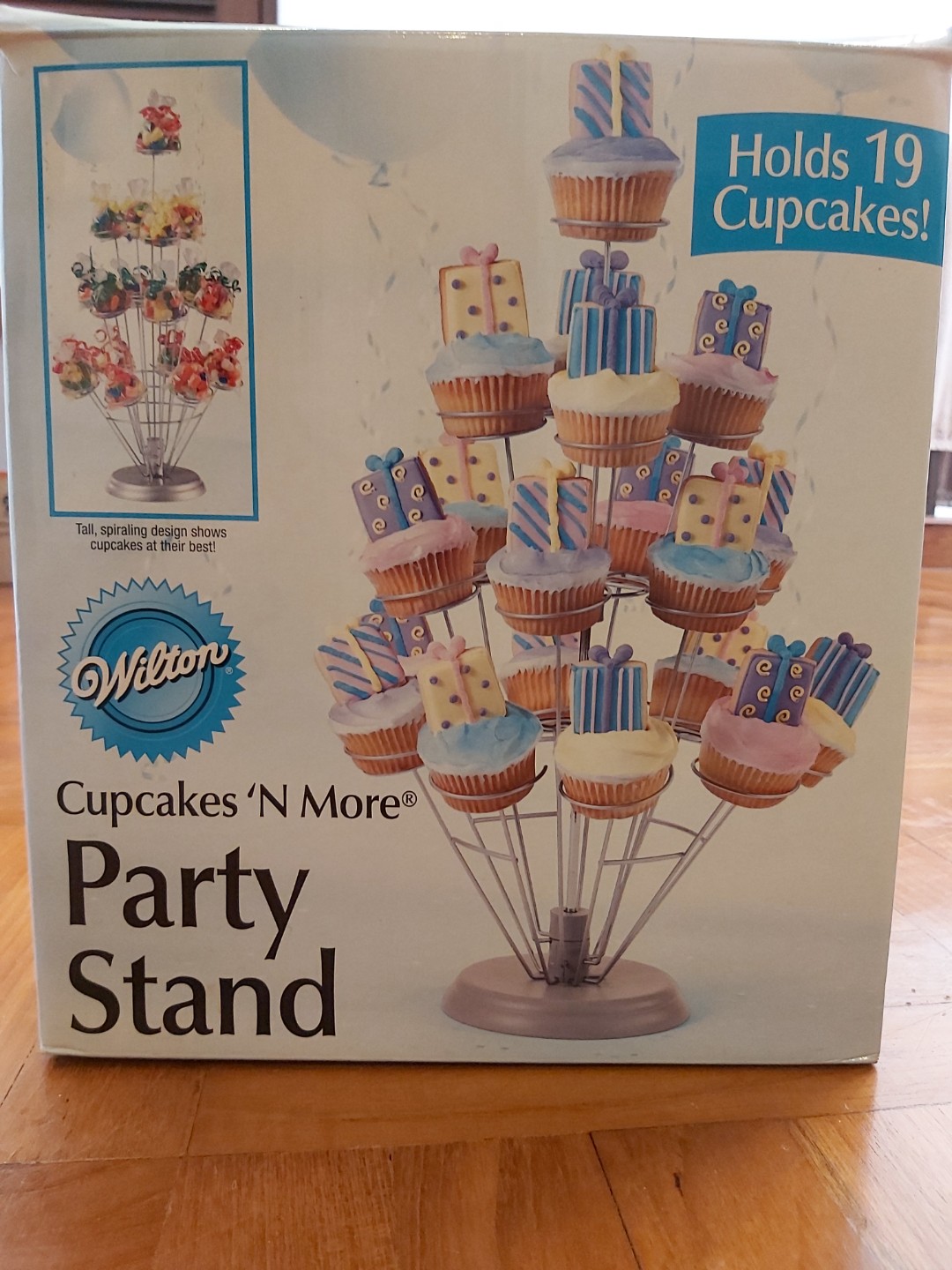 Cupcake Stand, TV & Home Appliances, Kitchen Appliances, Hand & Stand