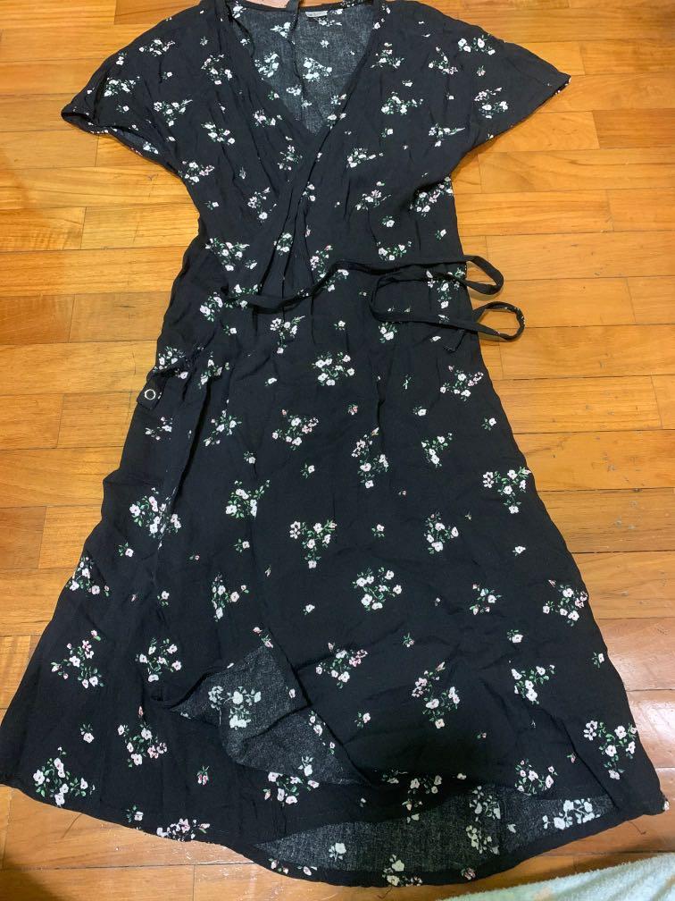 H M Black Floral Wrap Dress Women S Fashion Clothes Dresses Skirts On Carousell