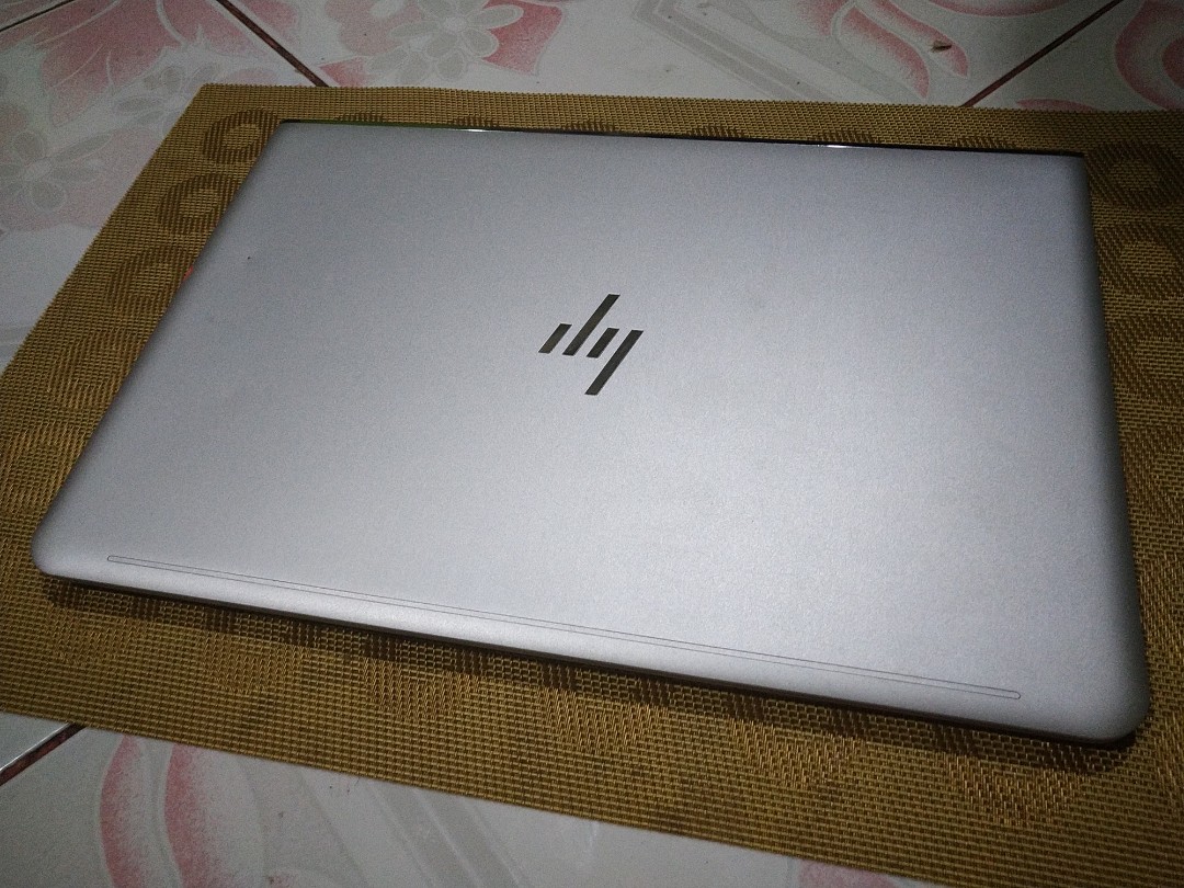 HP Envy Core i5 7th Gen 8gb ram 256gb ssd Laptop