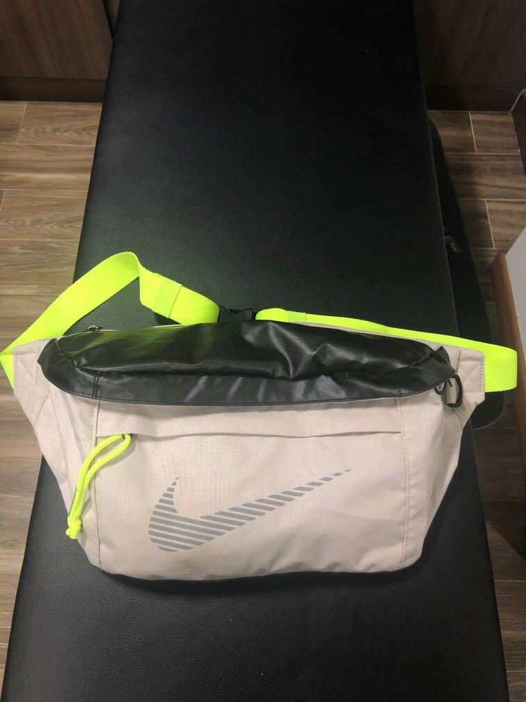 Nike tech hip pack winterized 2025 2020