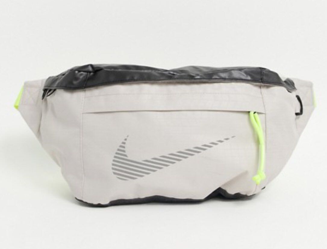 Nike tech 2025 winterized hip pack