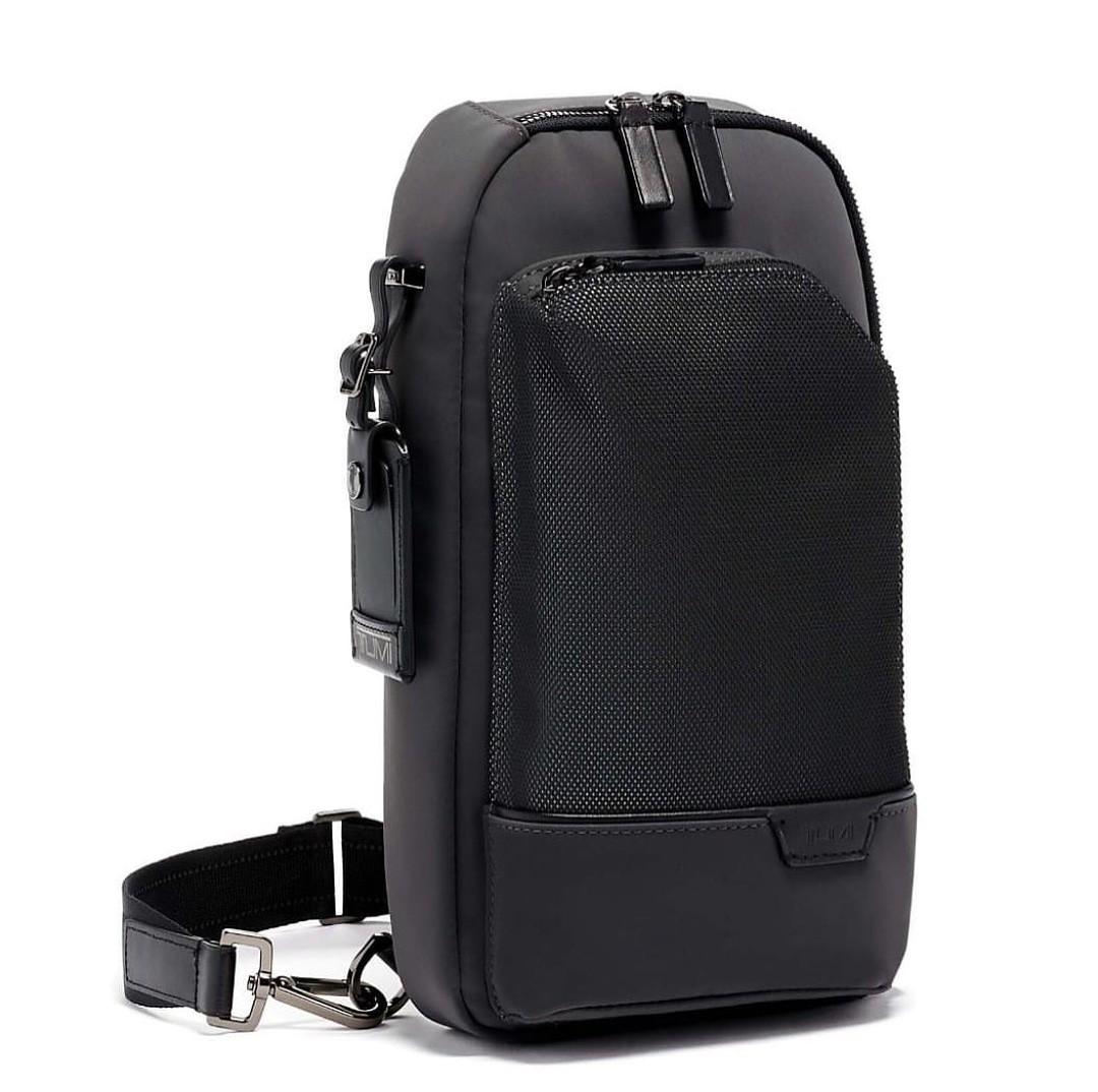 Tumi Harrison Gregory Sling Black 18×30 