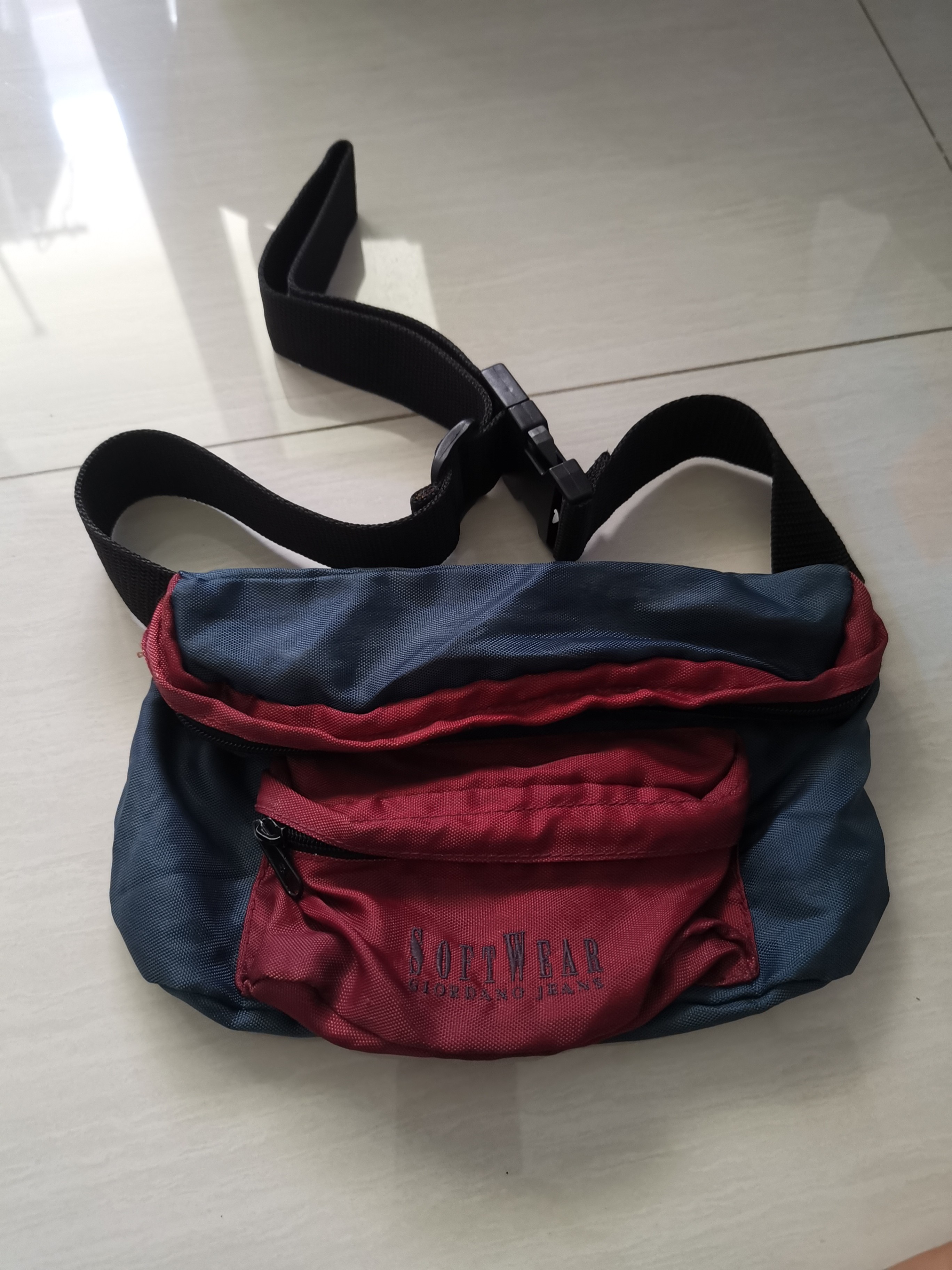 Vintage Sports sling Bag, Men's Fashion, Bags, Sling Bags on Carousell