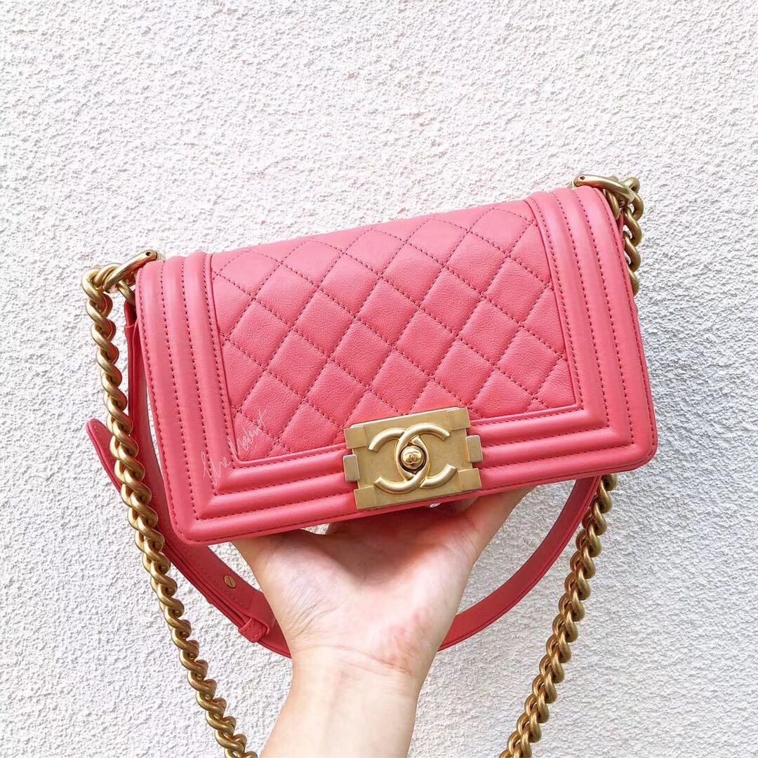 chanel le boy pink