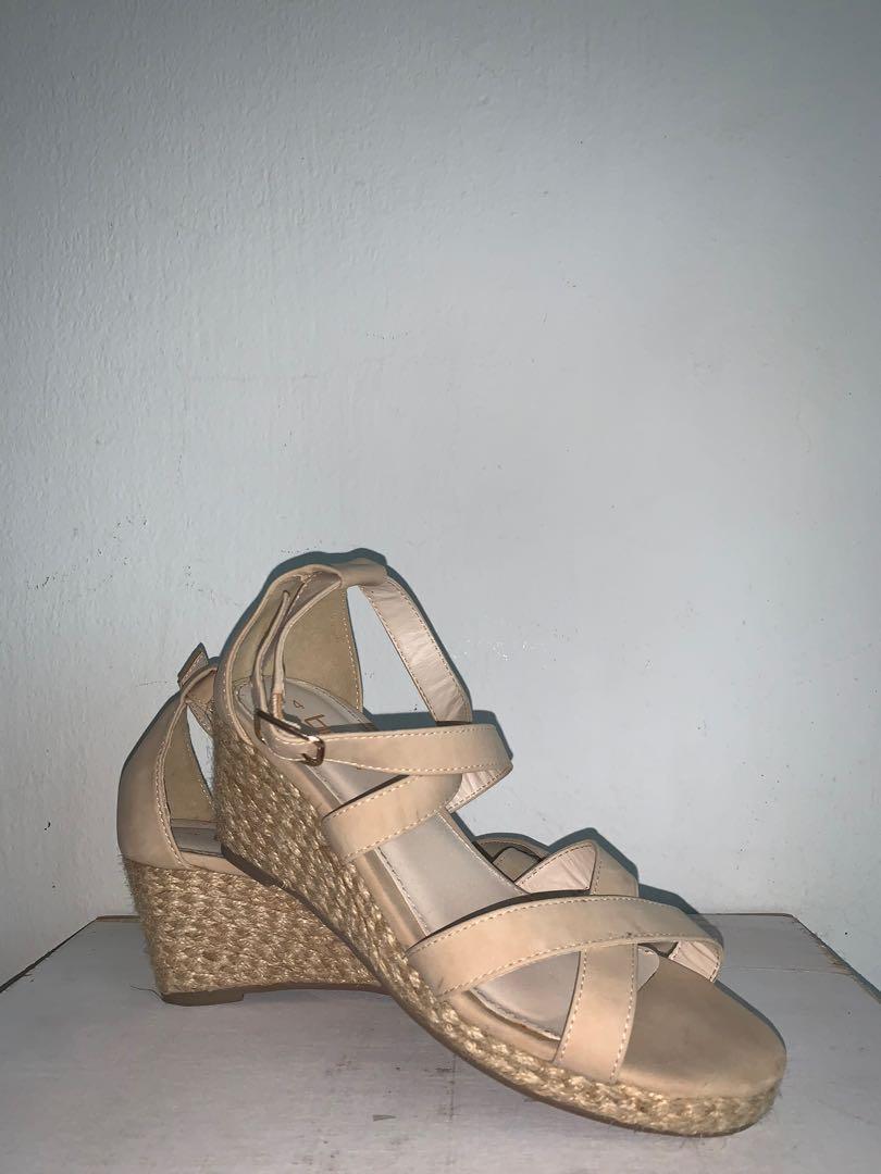 betts nude wedges