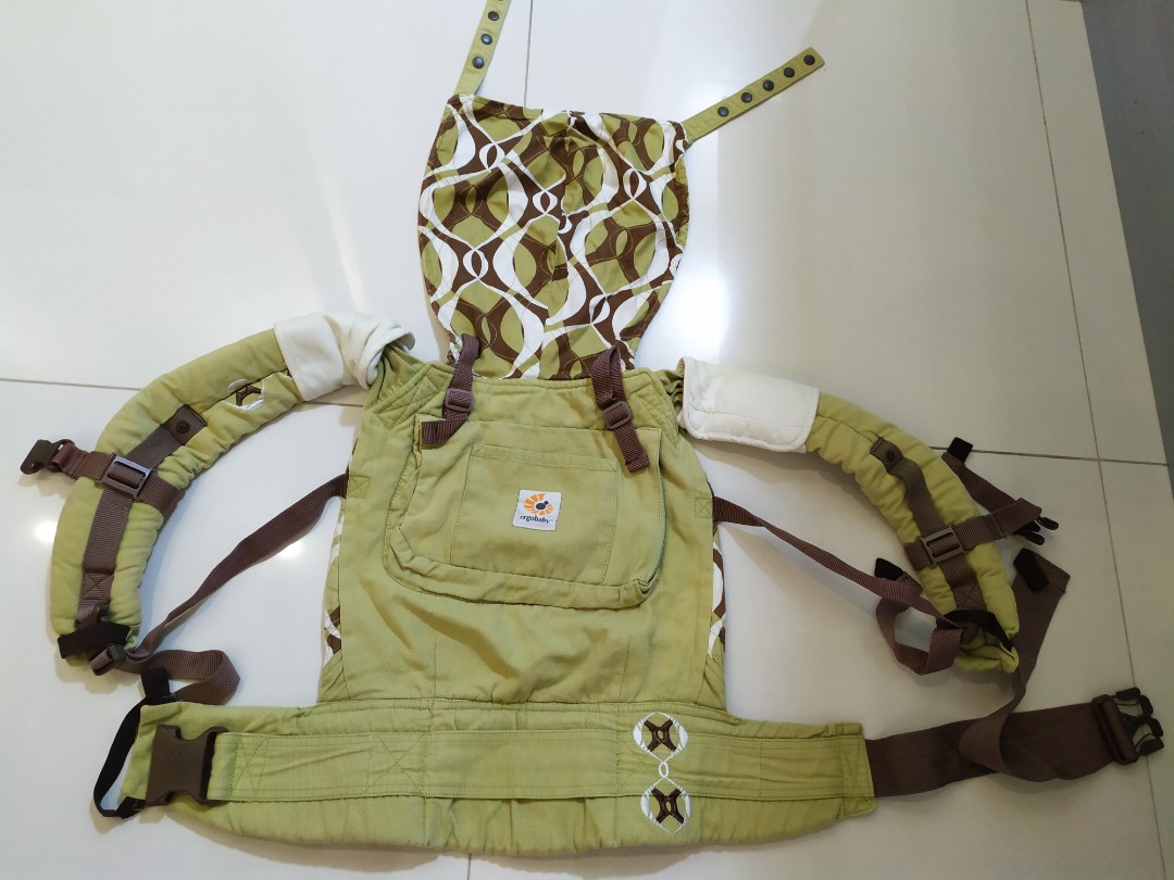 SOLD Ergo Baby Baby Carrier (Green), Babies & Kids, Going Out