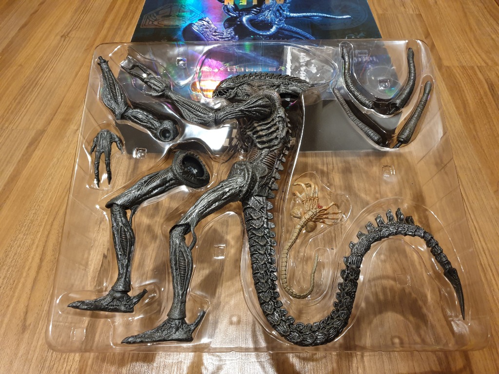 Hot store toys alien