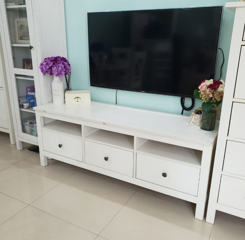 Ikea hemnes tv stand best sale white