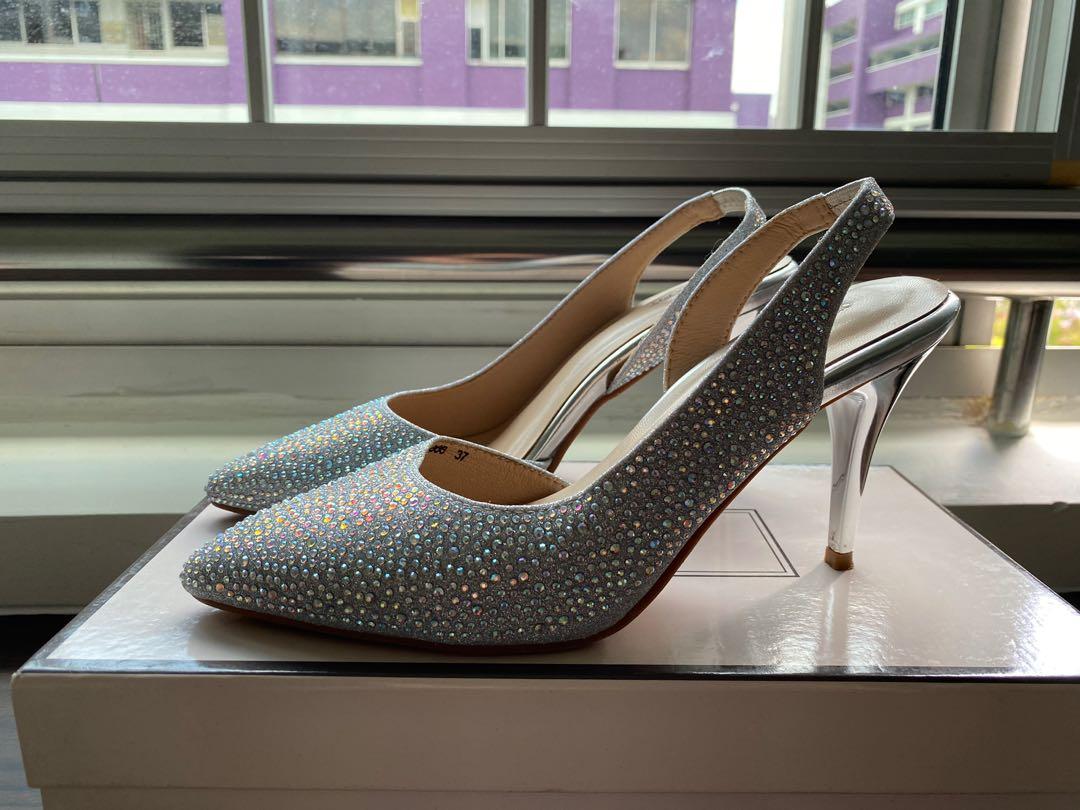 Pretty silver heels discount