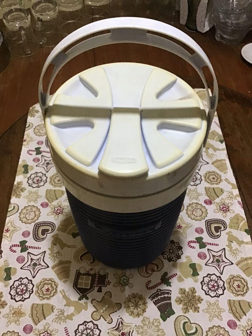 .5Gal-Rubbermaid USA (Category: Food Organization & Storage) located in Manila. Submitted by selectedfew (Listing ID 286166571, Image 2). Description: #workfromhome Best Insulator more than 24hrs cooling .