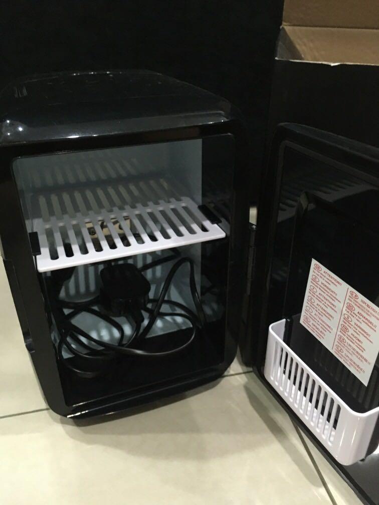 Sephora Mini Chiller Mini Fridge , TV & Home Appliances, Kitchen