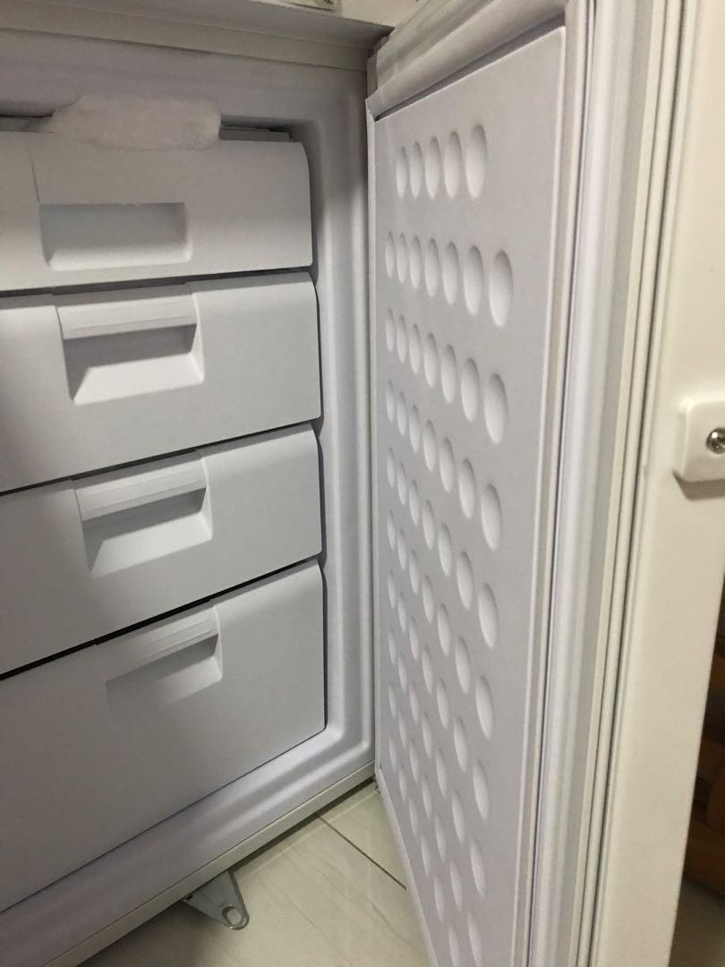 Farfalla Upright Freezer 120L, Babies & Kids, Nursing & Feeding