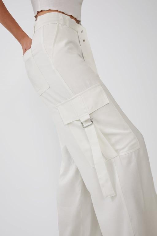 Zara White Satin Cargo Trousers (Pants) (Category: Other Bottoms) located in Pasig City. Submitted by devilwearszara (Listing ID 286346248, Image 3). Description: .