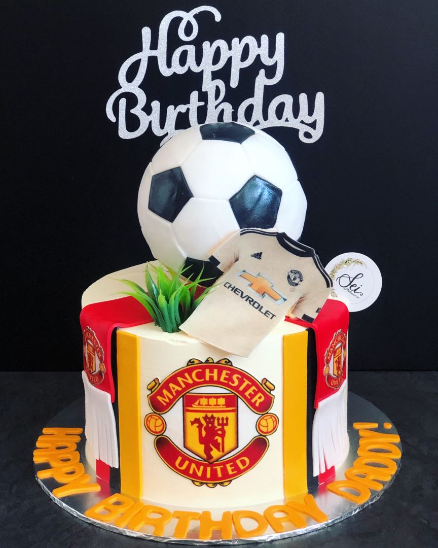 Manchester United Soccer Theme Cake Food Drinks Homemade Bakes On Carousell